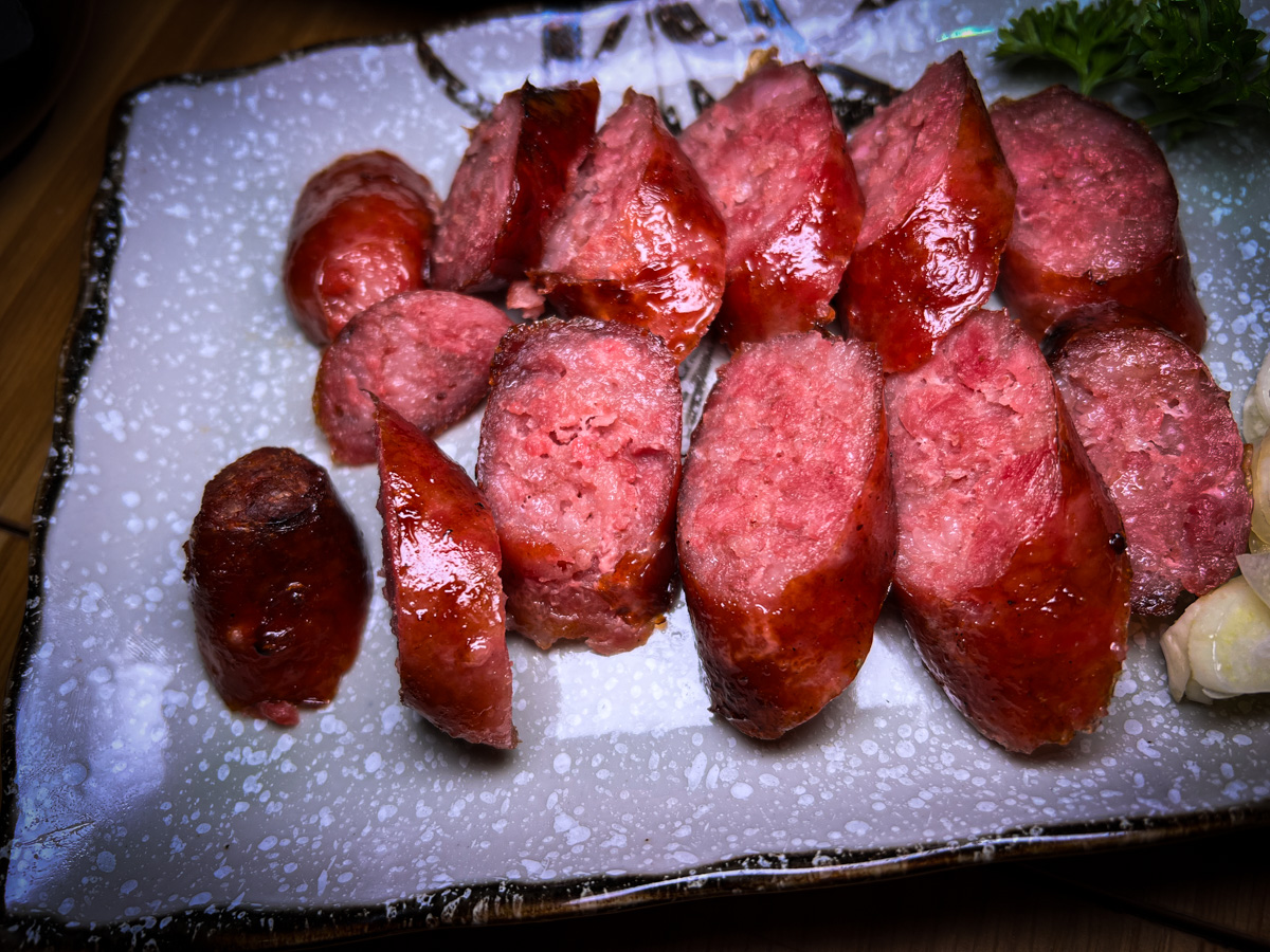 【邁燜 Mine Men】新竹竹北平價居酒屋美食推薦，精緻串燒烤物與特色創意料理，餐點份量竟然比北部多一倍！