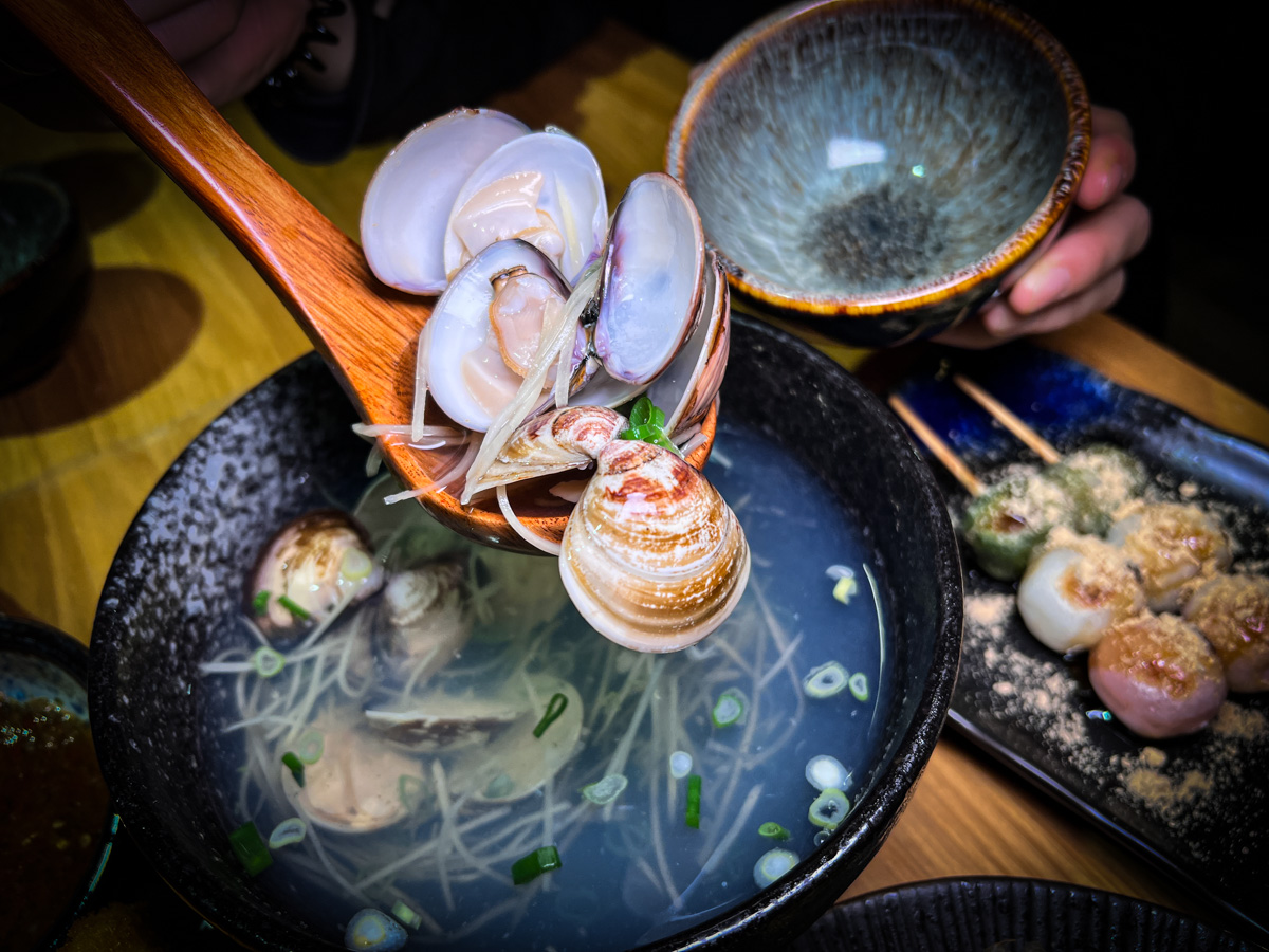 【邁燜 Mine Men】新竹竹北平價居酒屋美食推薦，精緻串燒烤物與特色創意料理，餐點份量竟然比北部多一倍！