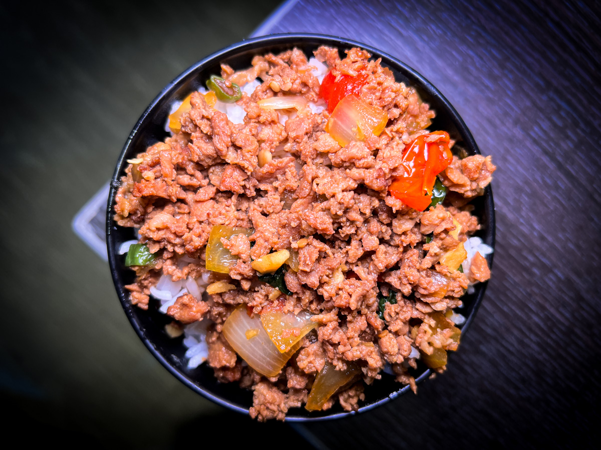 【富富鍋物】新莊平價火鍋推薦，大啖雙人套餐30oz肉盤！特色必點熊起士牛奶鍋，嚴選食材真材實料!