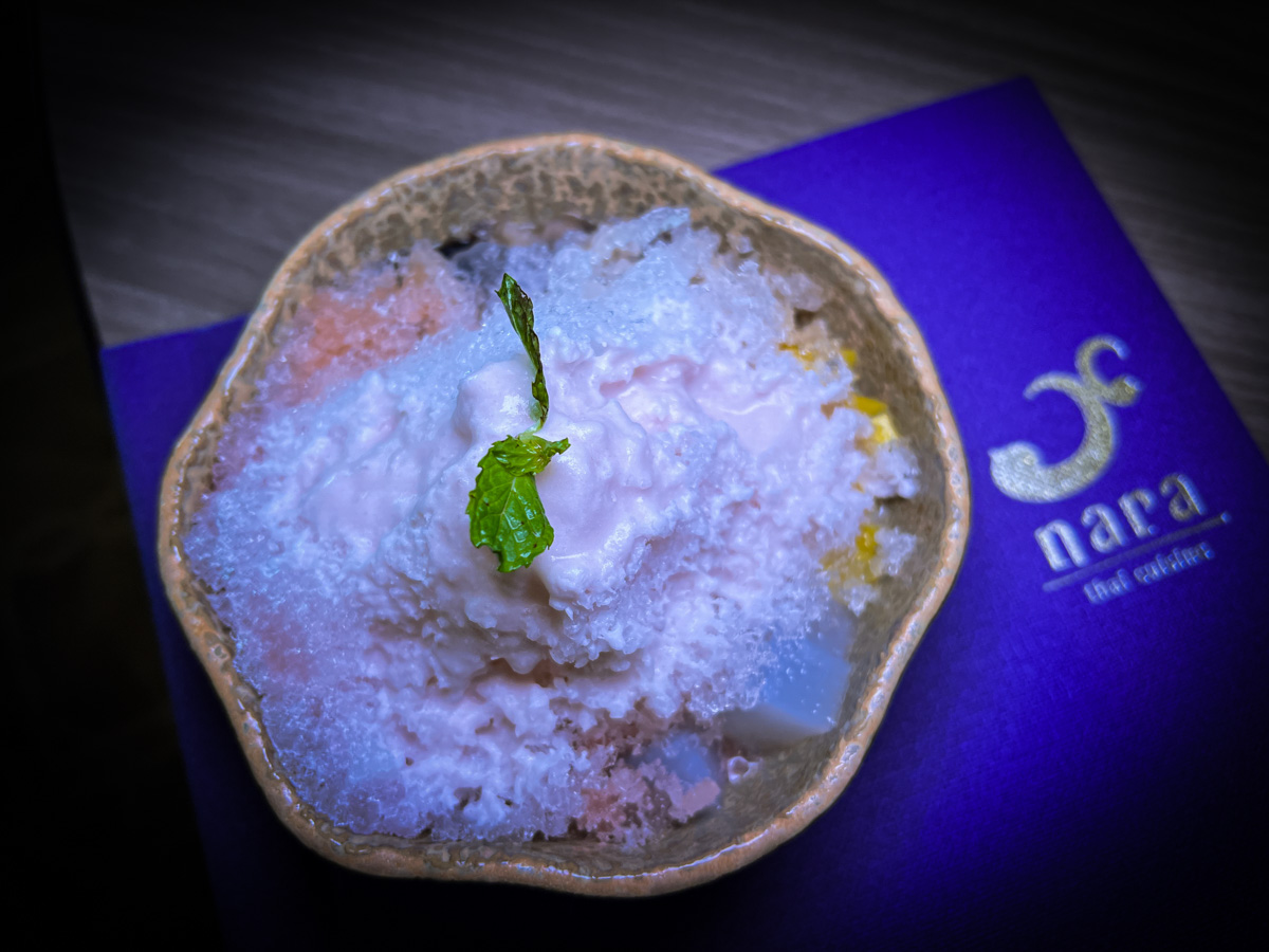 【NARA Thai Cuisine】桃園華泰名品城美食推薦，正宗道地泰國料理美食饗宴，連續三年榮獲米其林推薦泰國餐廳！