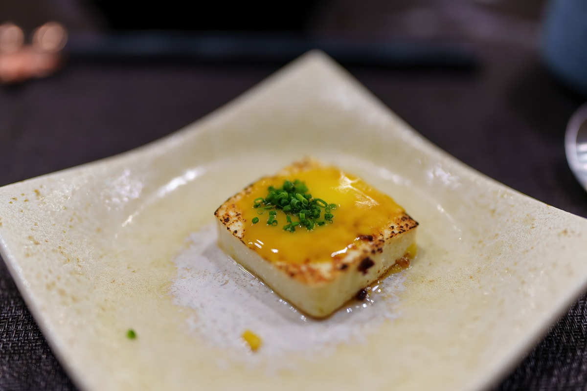 淡水必吃的無菜單鐵板燒台灣網紅名店，Google 評論4.8高分無菜單鐵板燒，一秒走入壯闊淡海山河，全台最美頂級無菜單鐵板燒【明水然．樂】