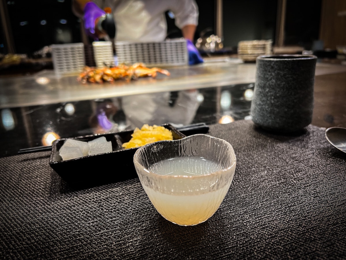 淡水必吃的無菜單鐵板燒台灣網紅名店，Google 評論4.8高分無菜單鐵板燒，一秒走入壯闊淡海山河，全台最美頂級無菜單鐵板燒【明水然．樂】
