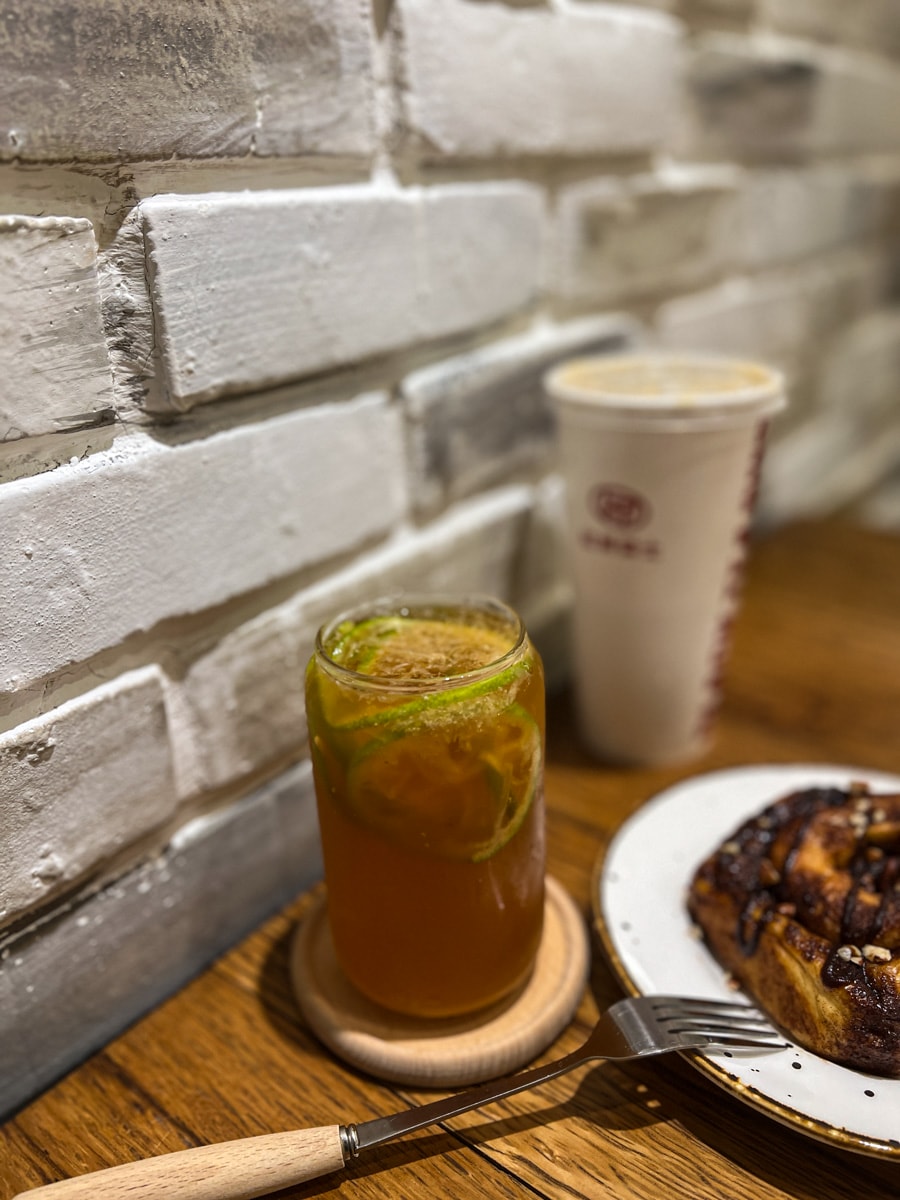【紅茶巴士】新北土城質感飲料店推薦，新式紅茶冰25元起，每日現煮現泡！嚴選紅茶葉獨家比例調配