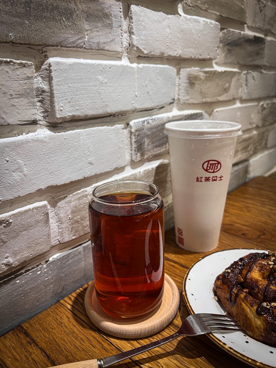 【紅茶巴士】新北土城質感飲料店推薦，新式紅茶冰25元起，每日現煮現泡！嚴選紅茶葉獨家比例調配
