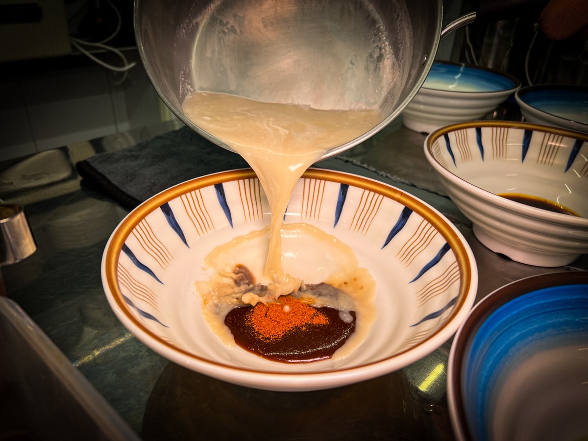 【好呷拉麵/原何家拉麵】中和平價拉麵推薦，145元起無限續麵及甜點吃到飽，打造中和評分最高的排隊拉麵美食地標！