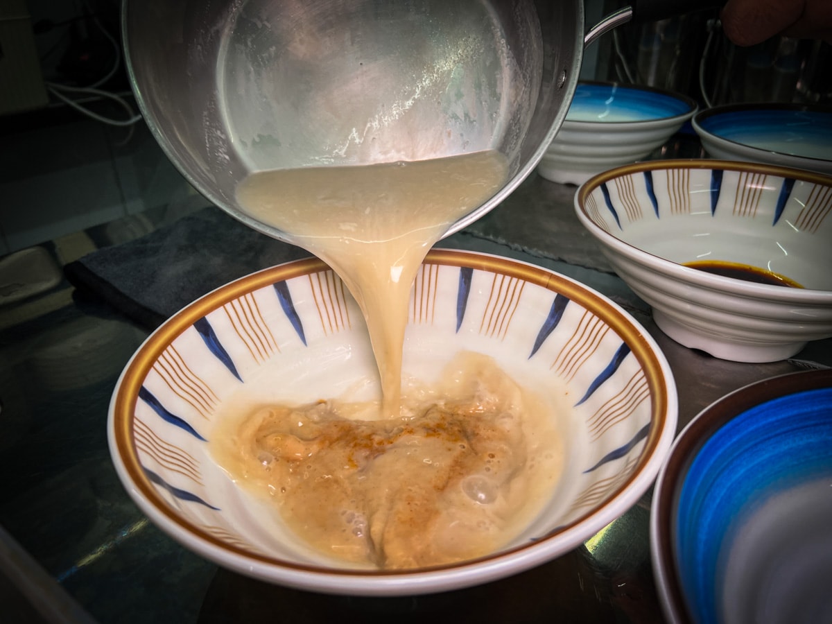 【好呷拉麵/原何家拉麵】中和平價拉麵推薦，145元起無限續麵及甜點吃到飽，打造中和評分最高的排隊拉麵美食地標！