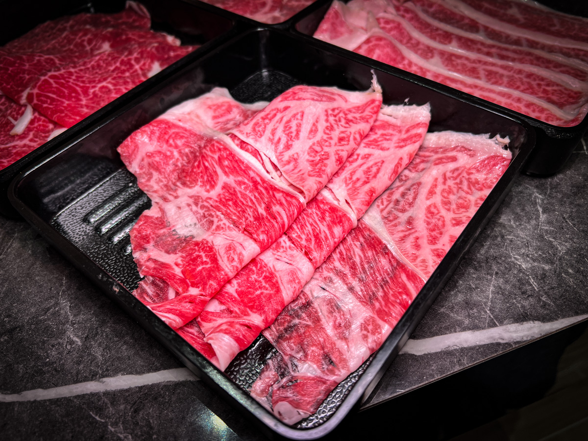 【尚禾鍋物】桃園高級火鍋吃到飽推薦,頂級肉品A5和牛無限吃!火鍋店也能喝到手搖飲,打造桃園最強火鍋餐廳! - 第35張圖 【尚禾鍋物】桃園高級火鍋吃到飽推薦,頂級肉品A5和牛無限吃!火鍋店也能喝到手搖飲,打造桃園最強火鍋餐廳!