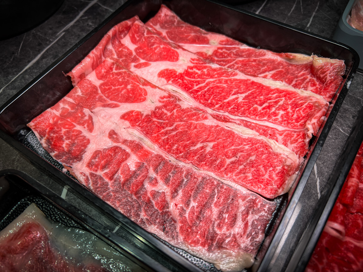 【尚禾鍋物】桃園高級火鍋吃到飽推薦,頂級肉品A5和牛無限吃!火鍋店也能喝到手搖飲,打造桃園最強火鍋餐廳! - 第37張圖 【尚禾鍋物】桃園高級火鍋吃到飽推薦,頂級肉品A5和牛無限吃!火鍋店也能喝到手搖飲,打造桃園最強火鍋餐廳!