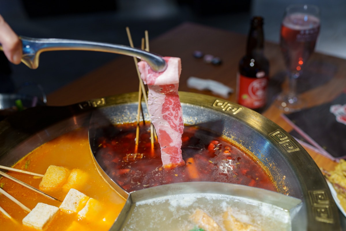 【ABV 串串啤酒館】台北西門評分最高火鍋推薦,多種串串15元起,必吃經典重慶江湖菜,開到凌晨3點的西門宵夜首選 - 第32張圖 【ABV 串串啤酒館】台北西門評分最高火鍋推薦,多種串串15元起,必吃經典重慶江湖菜,開到凌晨3點的西門宵夜首選