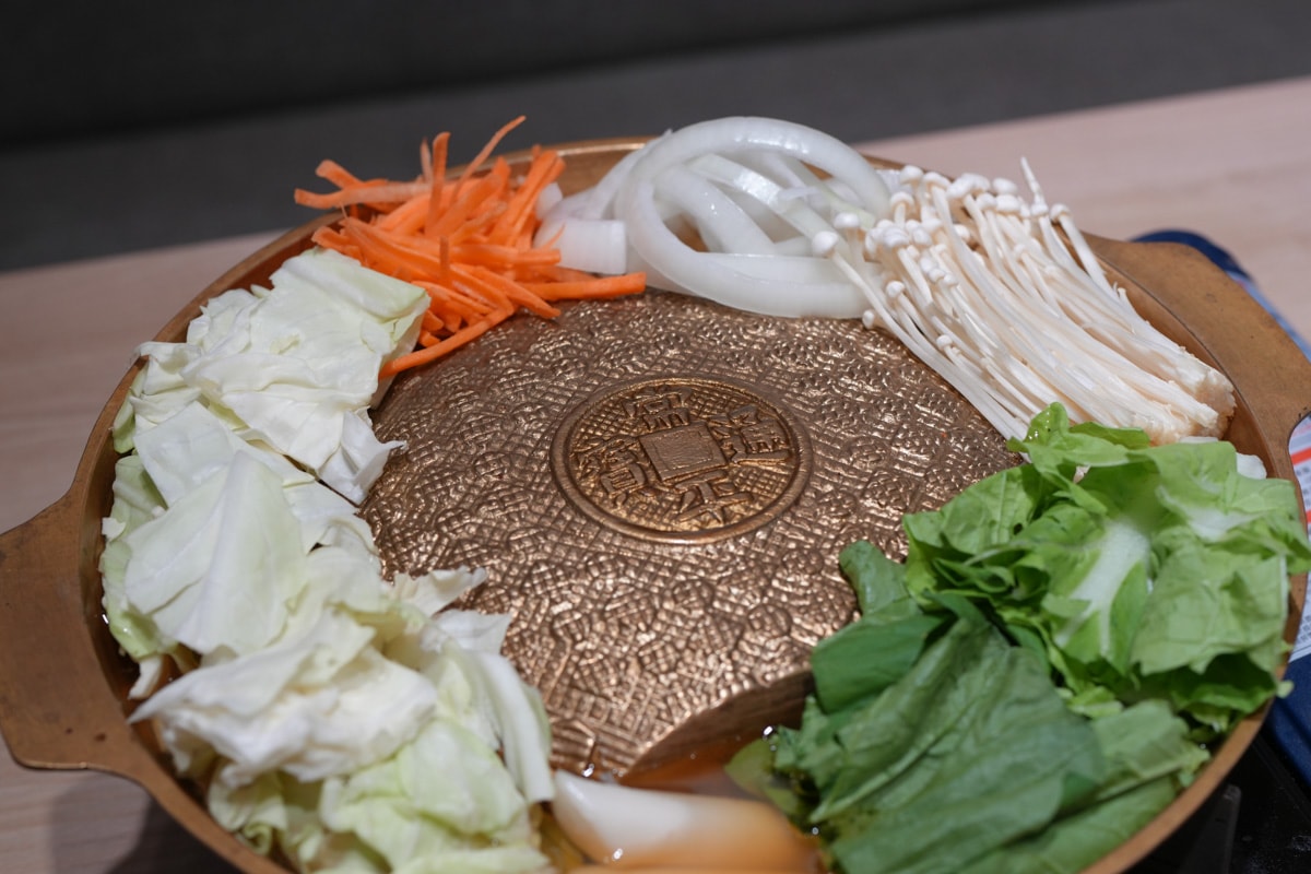 【馬柒韓式料理】中壢韓式料理美食推薦,特色必吃道地銅盤烤肉、韓式炸雞,內用韓式小菜及麥菜無限吃到飽! - 第13張圖 【馬柒韓式料理】中壢韓式料理美食推薦,特色必吃道地銅盤烤肉、韓式炸雞,內用韓式小菜及麥菜無限吃到飽!