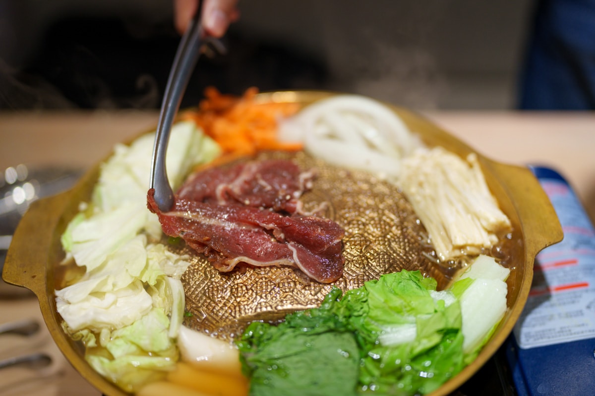 【馬柒韓式料理】中壢韓式料理美食推薦,特色必吃道地銅盤烤肉、韓式炸雞,內用韓式小菜及麥菜無限吃到飽! - 第17張圖 【馬柒韓式料理】中壢韓式料理美食推薦,特色必吃道地銅盤烤肉、韓式炸雞,內用韓式小菜及麥菜無限吃到飽!