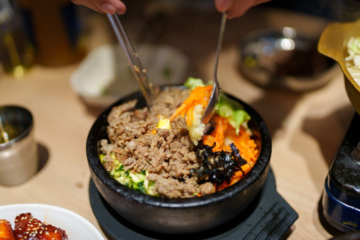 【馬柒韓式料理】中壢韓式料理美食推薦,特色必吃道地銅盤烤肉、韓式炸雞,內用韓式小菜及麥菜無限吃到飽! - 第21張圖 【馬柒韓式料理】中壢韓式料理美食推薦,特色必吃道地銅盤烤肉、韓式炸雞,內用韓式小菜及麥菜無限吃到飽!
