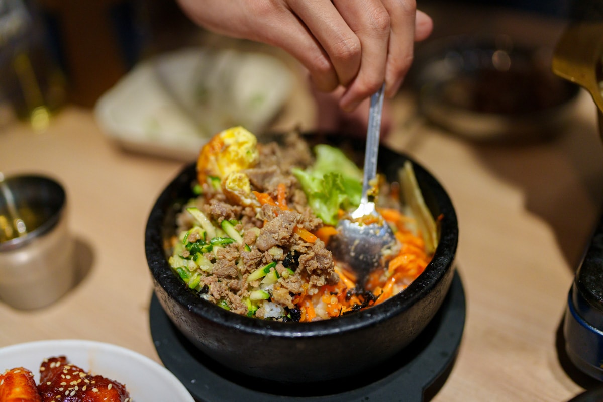 【馬柒韓式料理】中壢韓式料理美食推薦,特色必吃道地銅盤烤肉、韓式炸雞,內用韓式小菜及麥菜無限吃到飽! - 第22張圖 【馬柒韓式料理】中壢韓式料理美食推薦,特色必吃道地銅盤烤肉、韓式炸雞,內用韓式小菜及麥菜無限吃到飽!