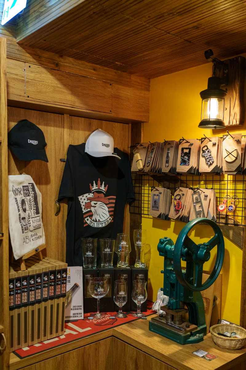 【ABV 美式餐酒館】台北東區特色餐廳推薦，美國海鮮期間限定料理！大啖東北海陸大拼盤、蟹肉及龍蝦肉漢堡