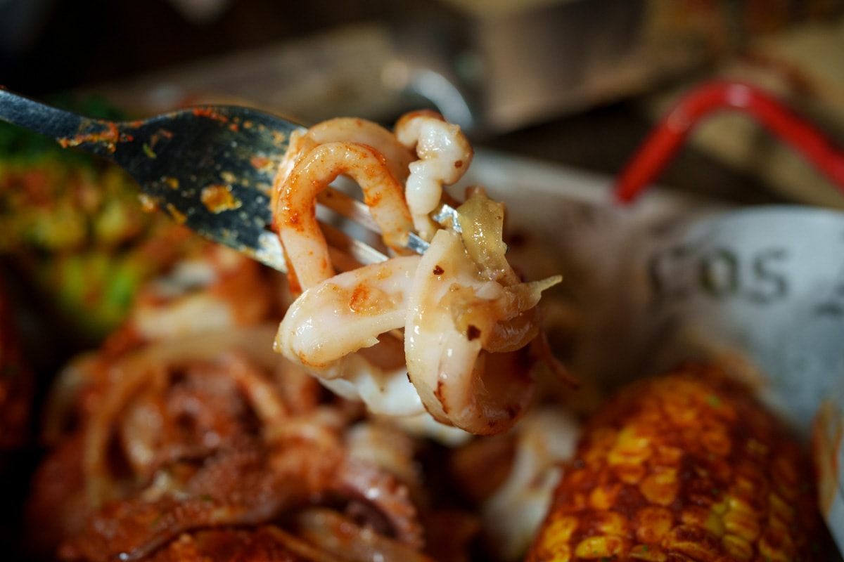 【ABV 美式餐酒館】台北東區特色餐廳推薦，美國海鮮期間限定料理！大啖東北海陸大拼盤、蟹肉及龍蝦肉漢堡