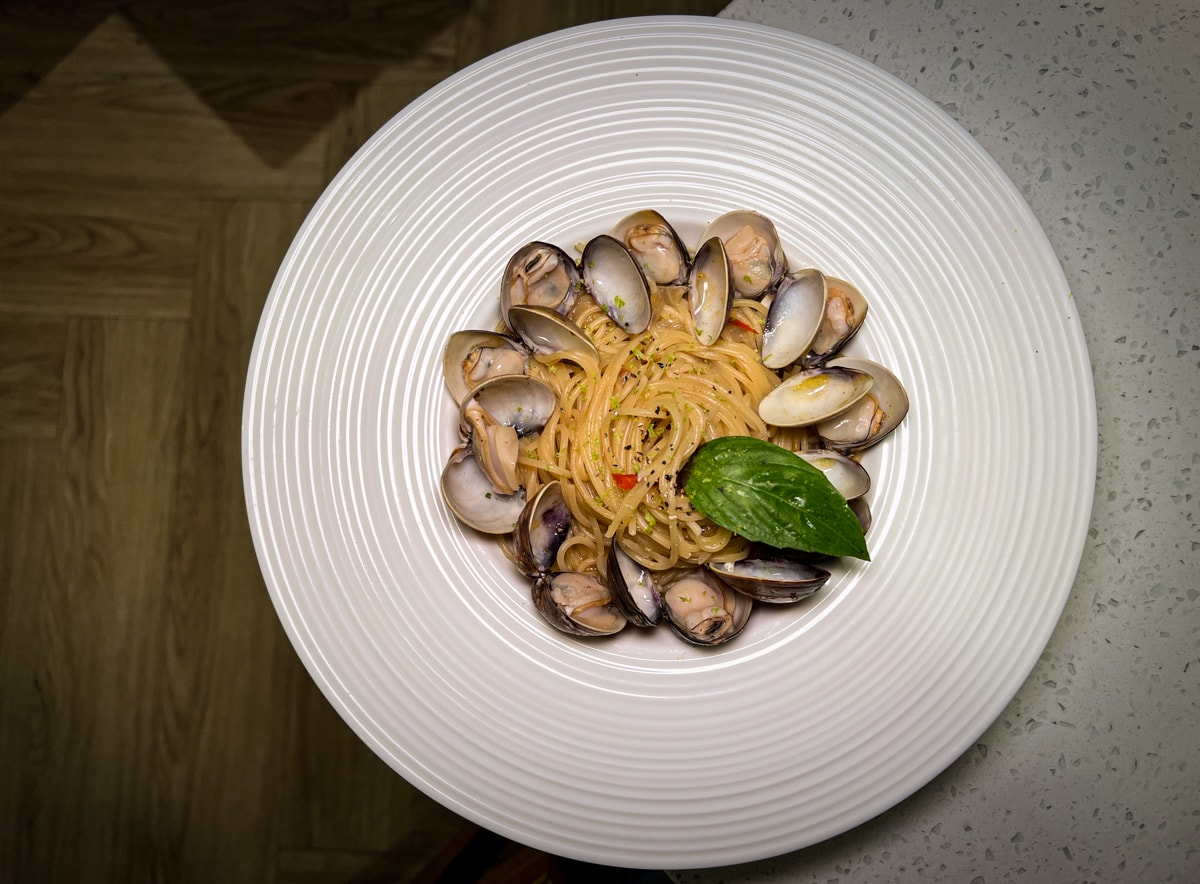【我在 Cogito Cafe】台南美術館二館附近美食推薦，多樣早午餐與異國特色料理，從早吃到晚的質感主題餐廳