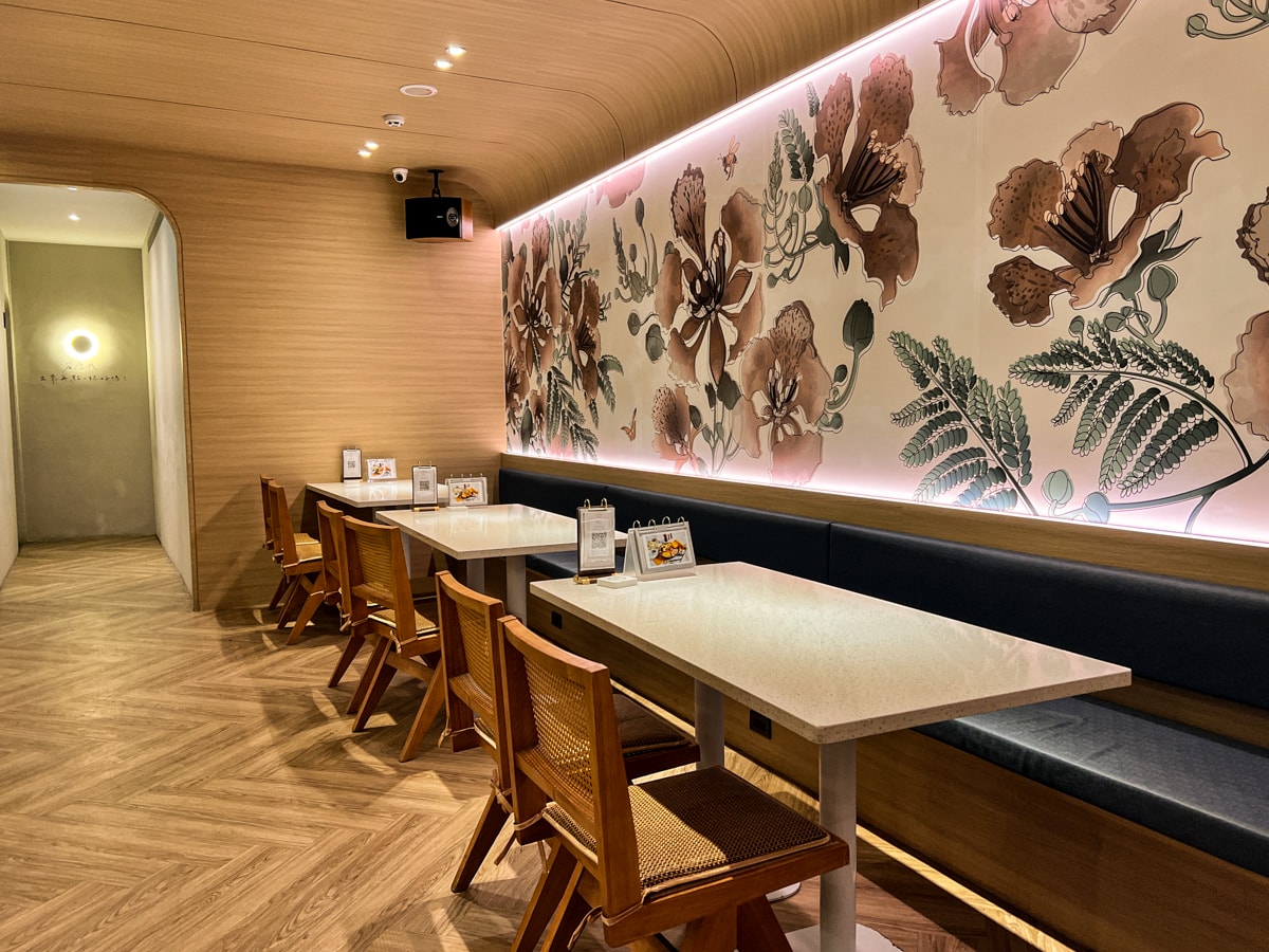 【我在 Cogito Cafe】台南美術館二館附近美食推薦，多樣早午餐與異國特色料理，從早吃到晚的質感主題餐廳
