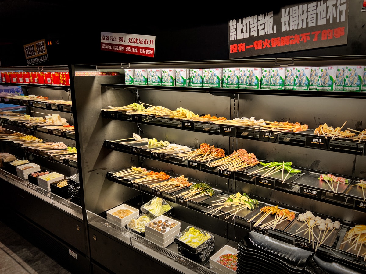 【ABV 串串啤酒館】台北西門評分最高火鍋推薦,多種串串15元起,必吃經典重慶江湖菜,開到凌晨3點的西門宵夜首選 - 第9張圖 【ABV 串串啤酒館】台北西門評分最高火鍋推薦,多種串串15元起,必吃經典重慶江湖菜,開到凌晨3點的西門宵夜首選