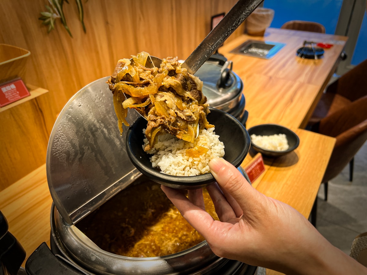 【熊一頂級燒肉】基隆評分最高美食推薦，598元起燒肉制霸！熊一燒肉登頂攻略，基隆唯一無敵海景燒肉吃到飽
