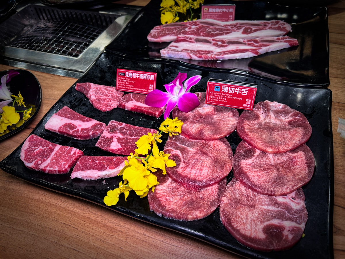 【熊一頂級燒肉】基隆評分最高美食推薦，598元起燒肉制霸！熊一燒肉登頂攻略，基隆唯一無敵海景燒肉吃到飽