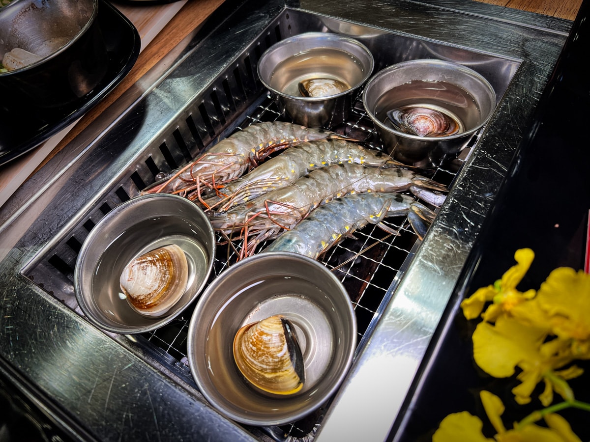【熊一頂級燒肉】基隆評分最高美食推薦，598元起燒肉制霸！熊一燒肉登頂攻略，基隆唯一無敵海景燒肉吃到飽