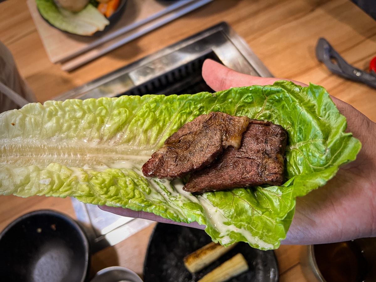 【熊一頂級燒肉】基隆評分最高美食推薦，598元起燒肉制霸！熊一燒肉登頂攻略，基隆唯一無敵海景燒肉吃到飽