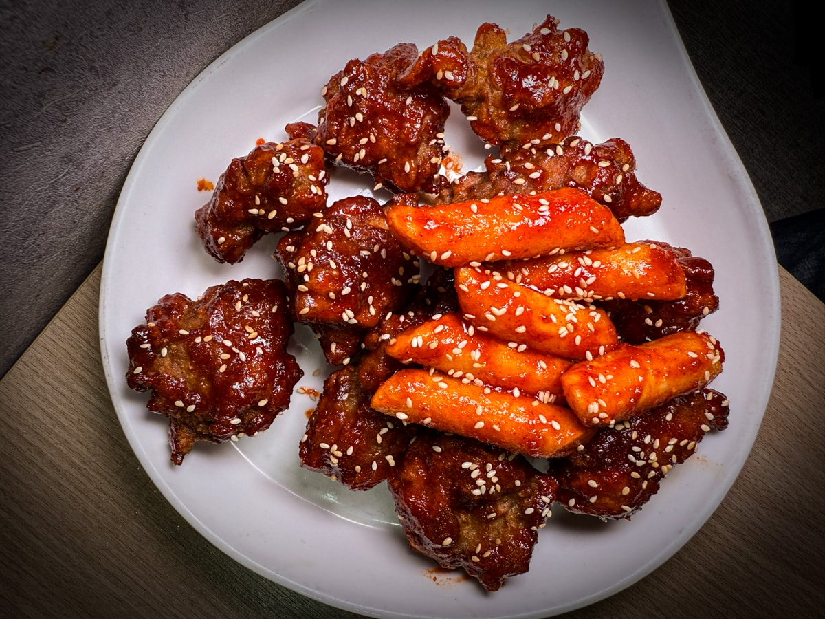 【馬柒韓式料理】中壢韓式料理美食推薦,特色必吃道地銅盤烤肉、韓式炸雞,內用韓式小菜及麥菜無限吃到飽! - 第26張圖 【馬柒韓式料理】中壢韓式料理美食推薦,特色必吃道地銅盤烤肉、韓式炸雞,內用韓式小菜及麥菜無限吃到飽!
