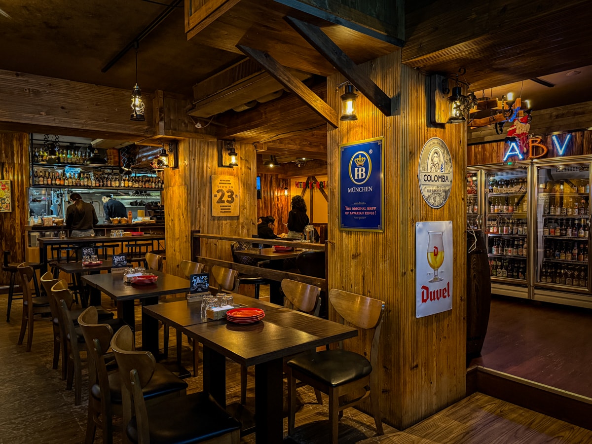 【ABV 美式餐酒館】台北東區特色餐廳推薦，美國海鮮期間限定料理！大啖東北海陸大拼盤、蟹肉及龍蝦肉漢堡