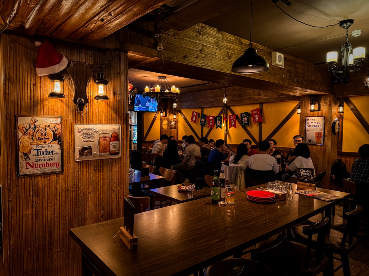 【ABV 美式餐酒館】台北東區特色餐廳推薦，美國海鮮期間限定料理！大啖東北海陸大拼盤、蟹肉及龍蝦肉漢堡