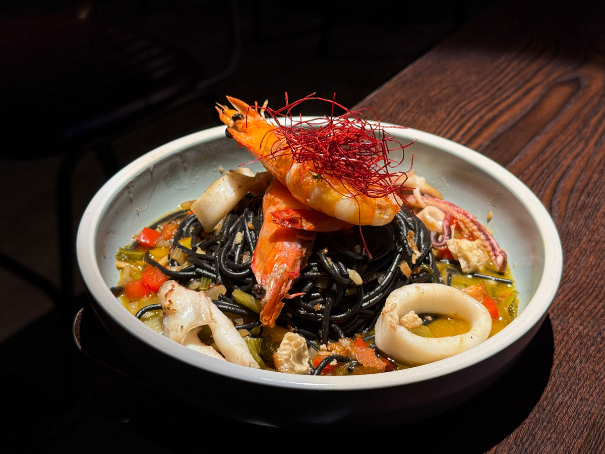 【Hoda Bistro】台北信義評分最高的平價餐酒館美食推薦，多款精緻料理與特色調酒，台北信義約會聚餐首選餐廳