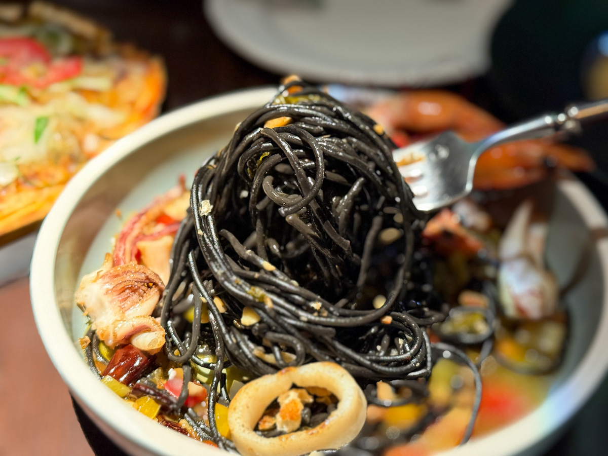 【Hoda Bistro】台北信義評分最高的平價餐酒館美食推薦，多款精緻料理與特色調酒，台北信義約會聚餐首選餐廳