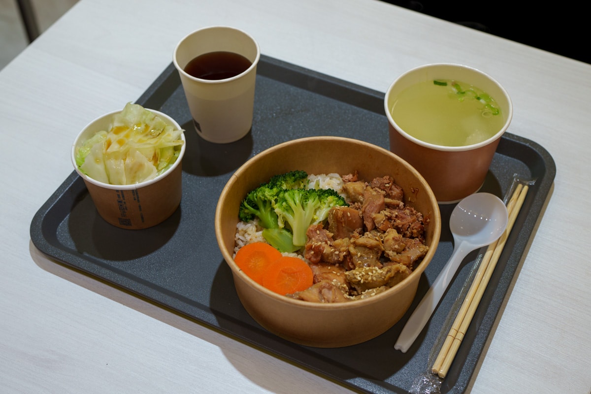 【小鹿亭】台北公館美食餐廳推薦,特色必點咖哩飯、滷肉飯,內用紅茶可續杯!湯品跟咖哩醬免費加一次! - 第19張圖 【小鹿亭】台北公館美食餐廳推薦,特色必點咖哩飯、滷肉飯,內用紅茶可續杯!湯品跟咖哩醬免費加一次!