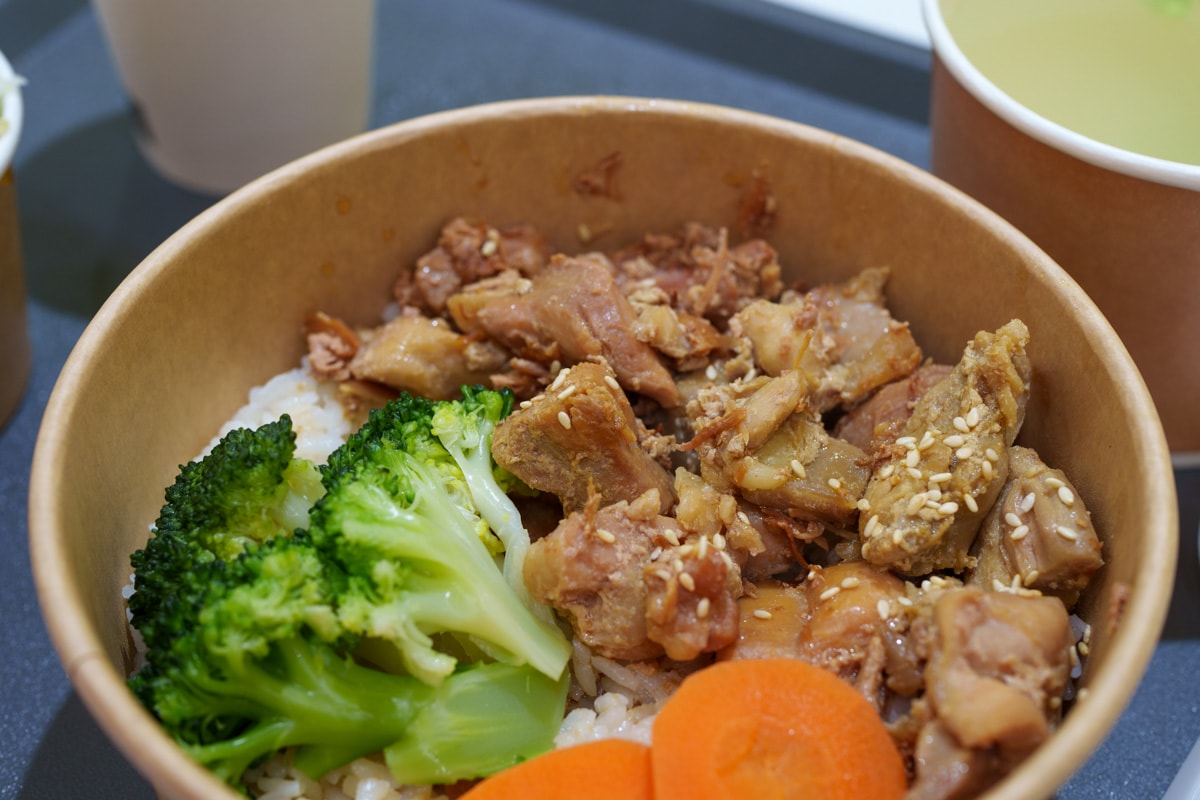 【小鹿亭】台北公館美食餐廳推薦,特色必點咖哩飯、滷肉飯,內用紅茶可續杯!湯品跟咖哩醬免費加一次! - 第20張圖 【小鹿亭】台北公館美食餐廳推薦,特色必點咖哩飯、滷肉飯,內用紅茶可續杯!湯品跟咖哩醬免費加一次!