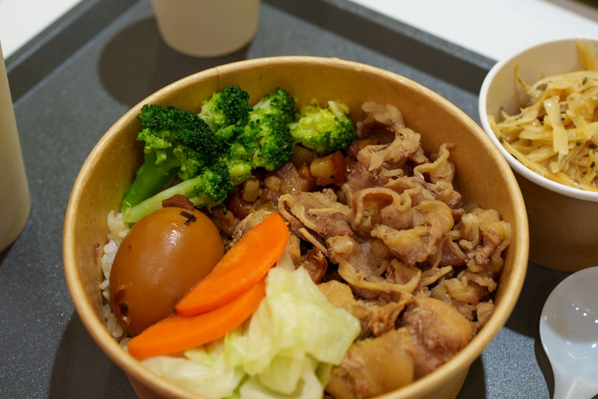 【小鹿亭】台北公館美食餐廳推薦,特色必點咖哩飯、滷肉飯,內用紅茶可續杯!湯品跟咖哩醬免費加一次! - 第27張圖 【小鹿亭】台北公館美食餐廳推薦,特色必點咖哩飯、滷肉飯,內用紅茶可續杯!湯品跟咖哩醬免費加一次!