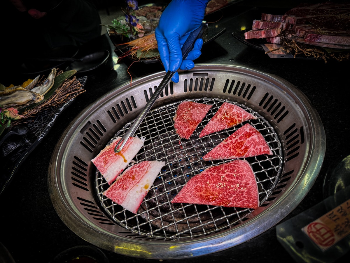 【匠夯日式無煙燒肉】桃園燒烤吃到飽美食推薦，3分鐘內送上所有肉盤否則就送你免費吃肉！689元起享受火烤兩吃頂級饗宴