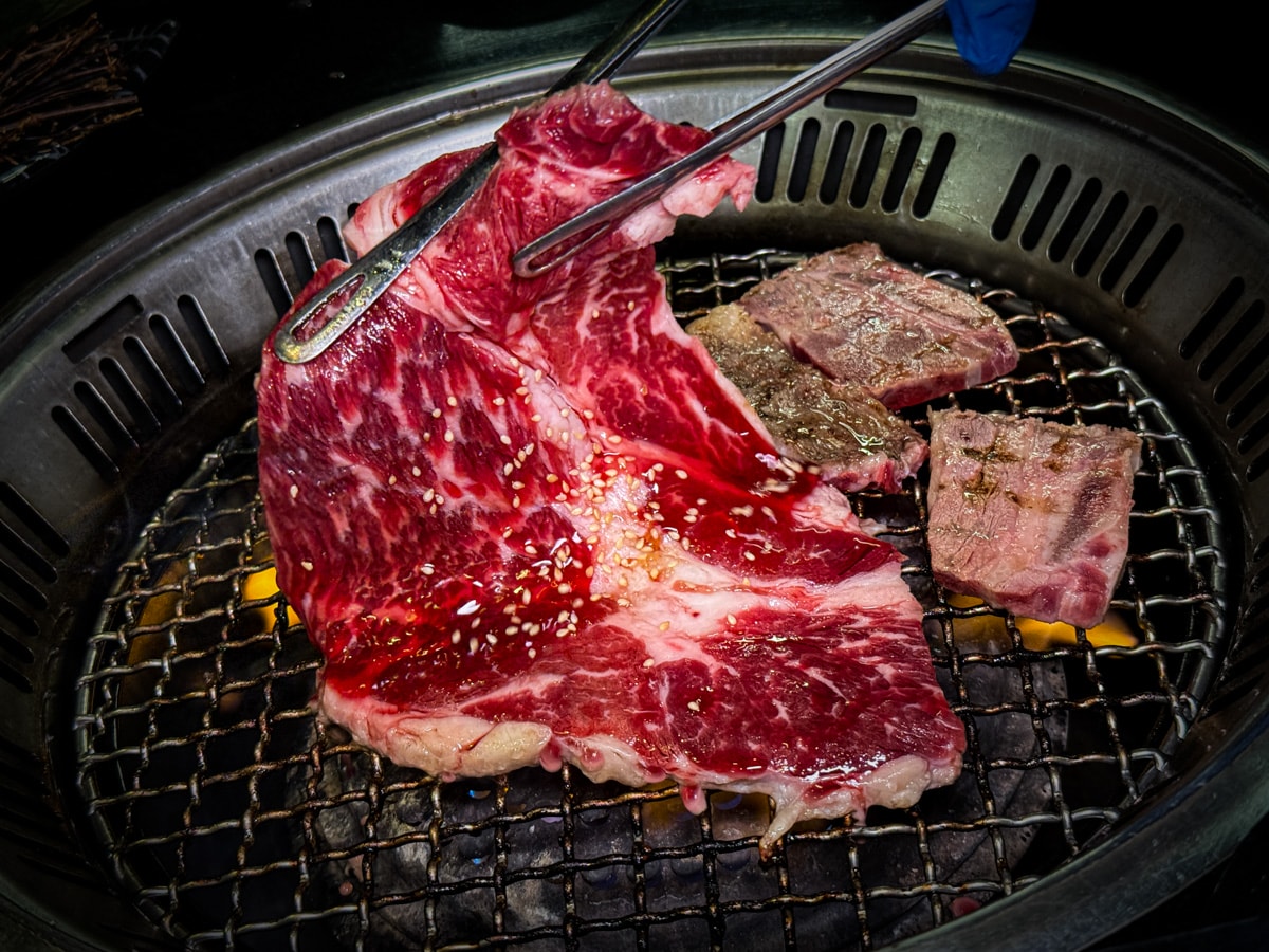 【匠夯日式無煙燒肉】桃園燒烤吃到飽美食推薦，3分鐘內送上所有肉盤否則就送你免費吃肉！689元起享受火烤兩吃頂級饗宴
