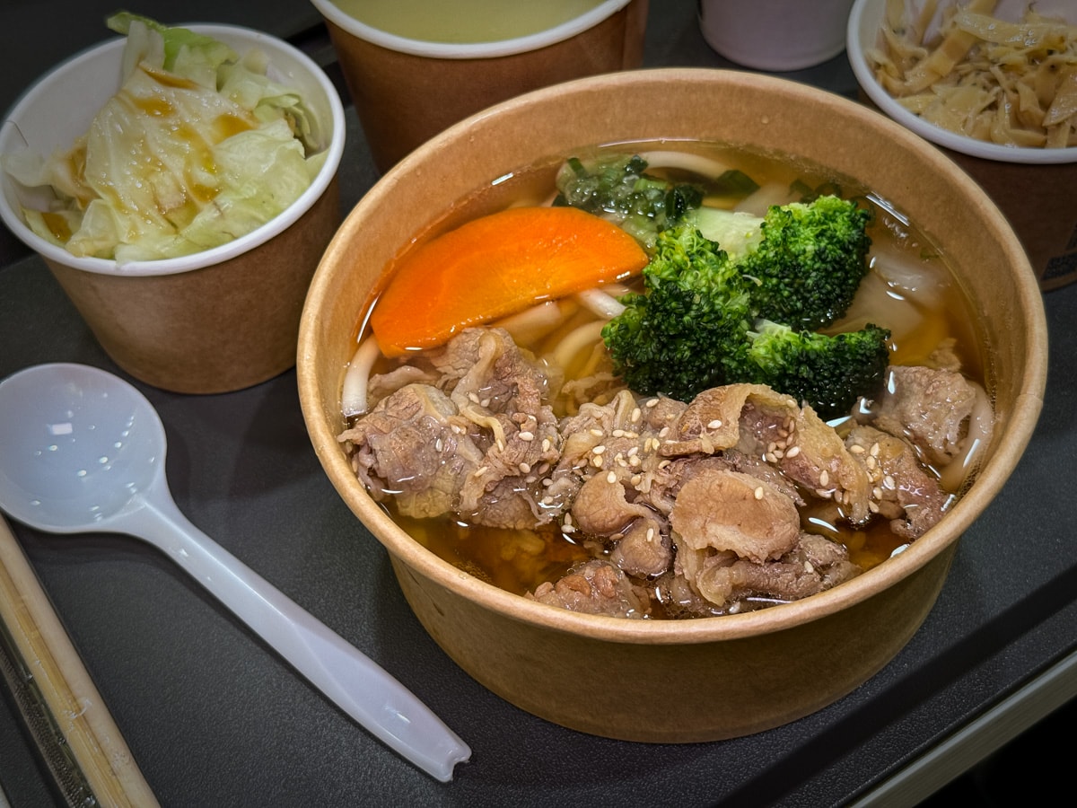 【小鹿亭】台北公館美食餐廳推薦,特色必點咖哩飯、滷肉飯,內用紅茶可續杯!湯品跟咖哩醬免費加一次! - 第25張圖 【小鹿亭】台北公館美食餐廳推薦,特色必點咖哩飯、滷肉飯,內用紅茶可續杯!湯品跟咖哩醬免費加一次!