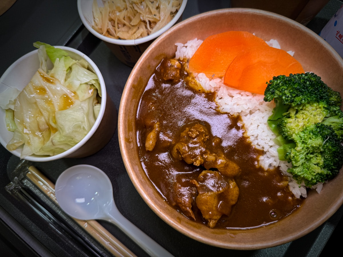 【小鹿亭】台北公館美食餐廳推薦,特色必點咖哩飯、滷肉飯,內用紅茶可續杯!湯品跟咖哩醬免費加一次! - 第17張圖 【小鹿亭】台北公館美食餐廳推薦,特色必點咖哩飯、滷肉飯,內用紅茶可續杯!湯品跟咖哩醬免費加一次!