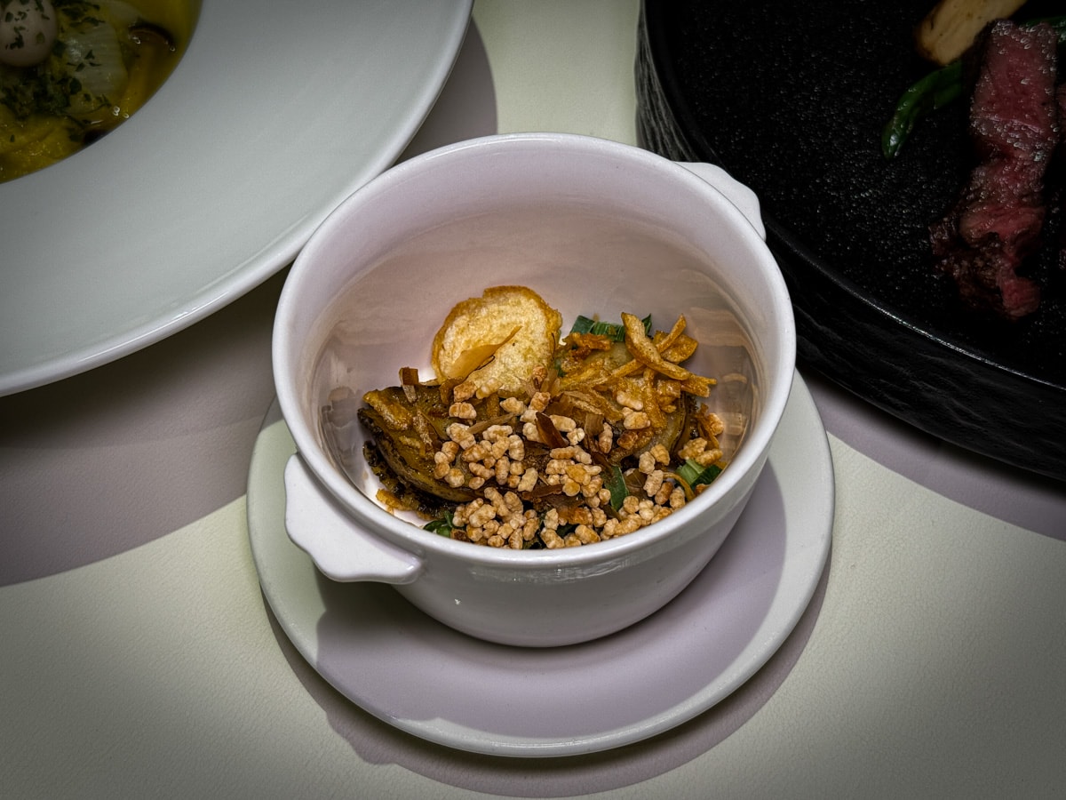 【拾青春】中壢評分最高美食餐廳推薦，精緻地中海料理、特色手作甜點，內用套餐可以續加前菜！