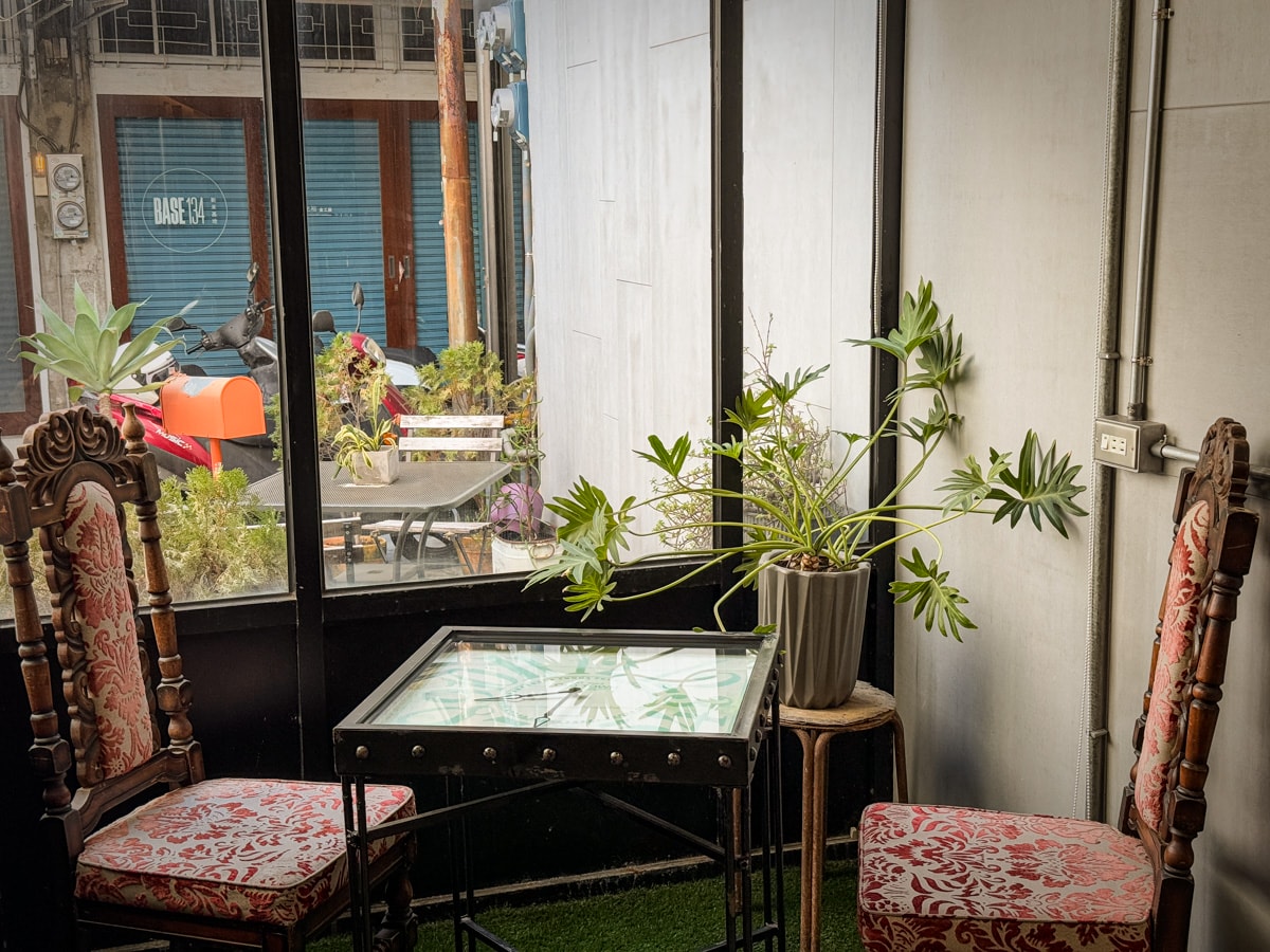 【Share House Cafe】台南新美街咖啡廳推薦，手作輕食甜點與單品咖啡，特色質感老宅咖啡廳