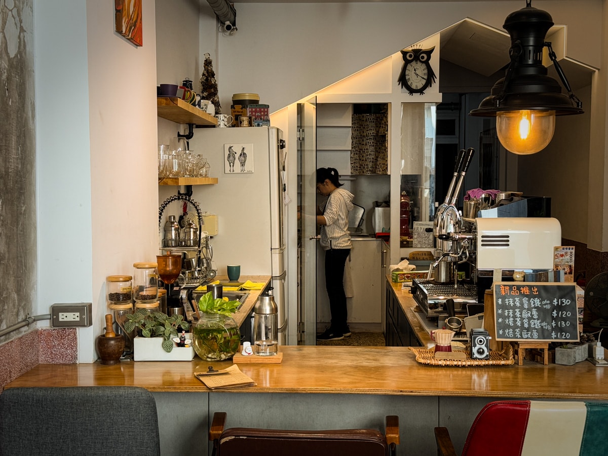 【Share House Cafe】台南新美街咖啡廳推薦，手作輕食甜點與單品咖啡，特色質感老宅咖啡廳
