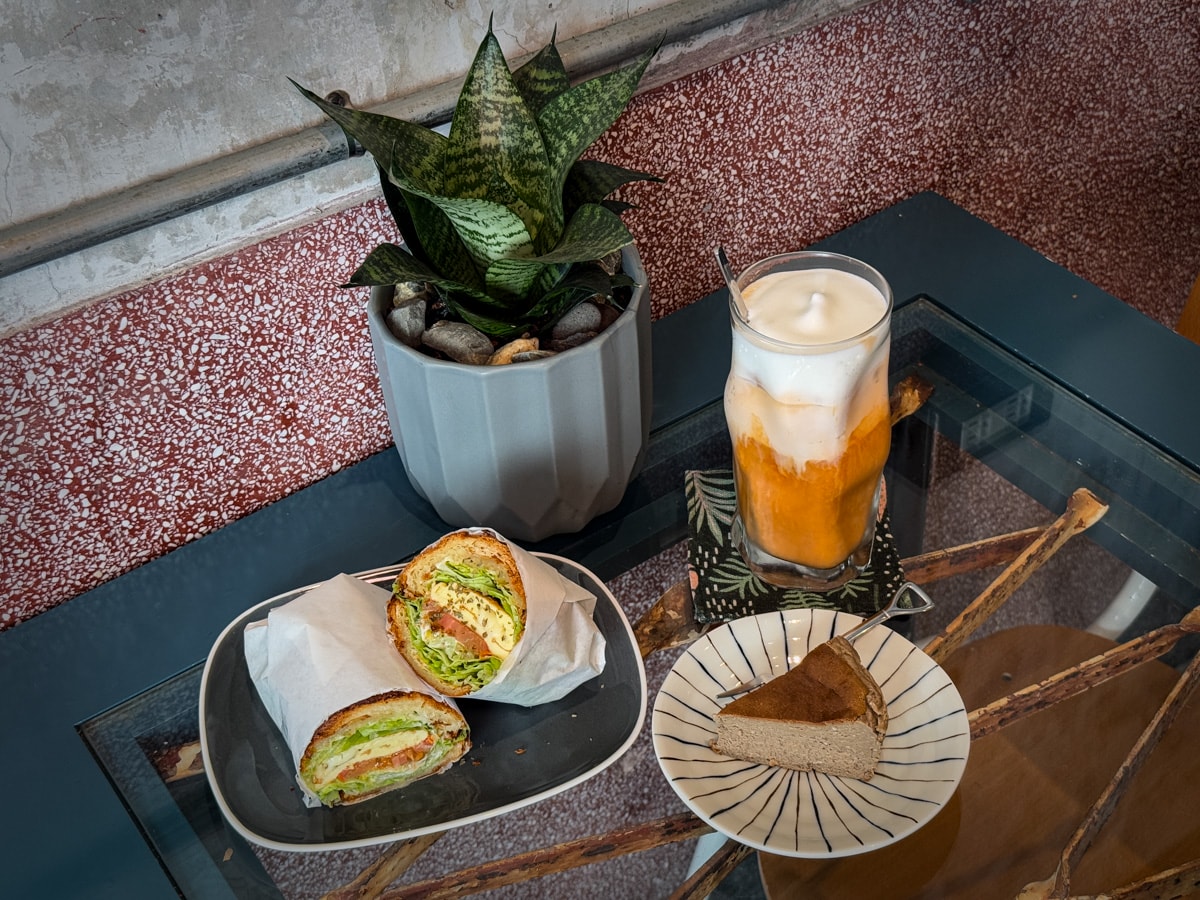 【Share House Cafe】台南新美街咖啡廳推薦，手作輕食甜點與單品咖啡，特色質感老宅咖啡廳