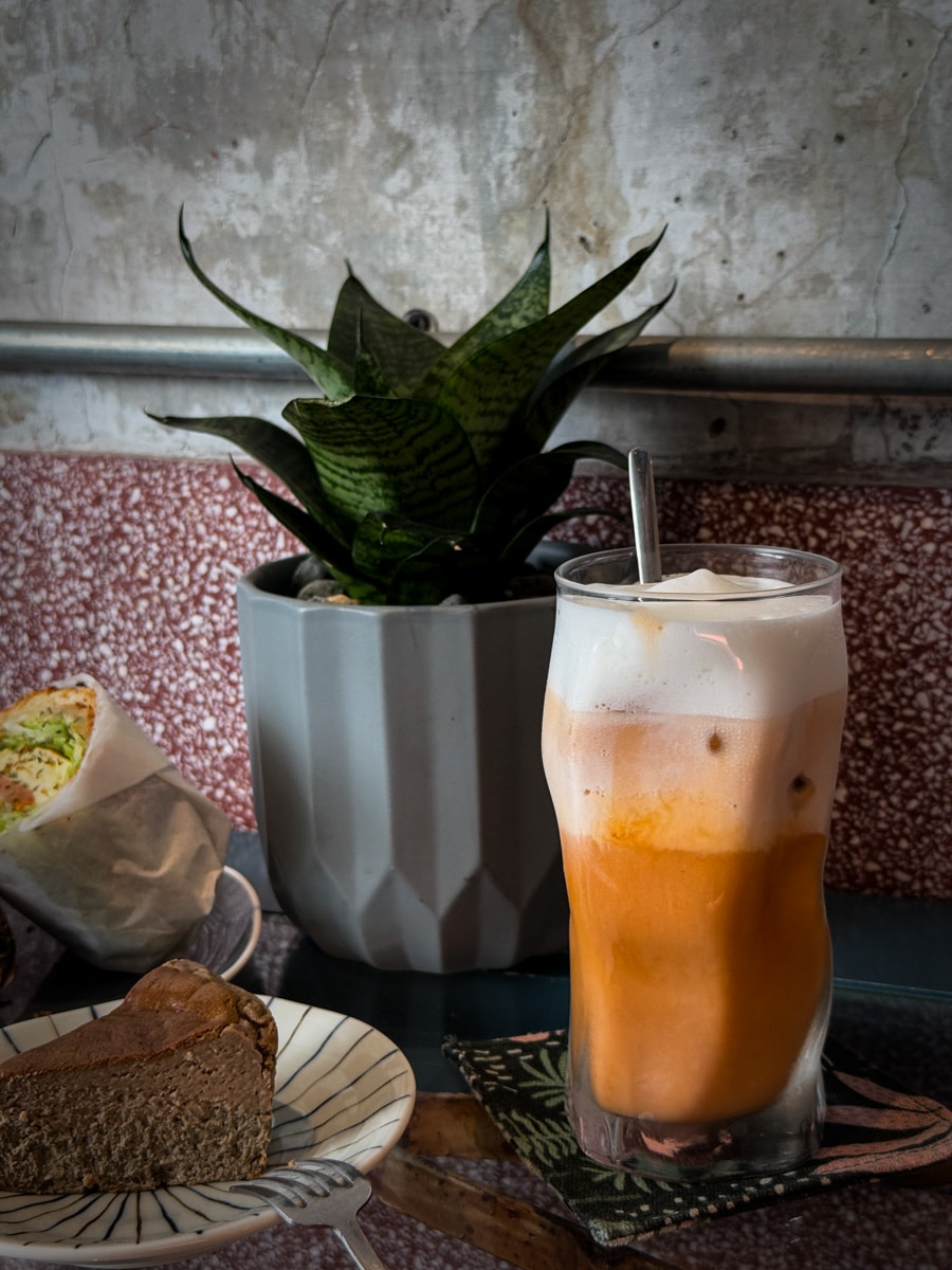 【Share House Cafe】台南新美街咖啡廳推薦，手作輕食甜點與單品咖啡，特色質感老宅咖啡廳