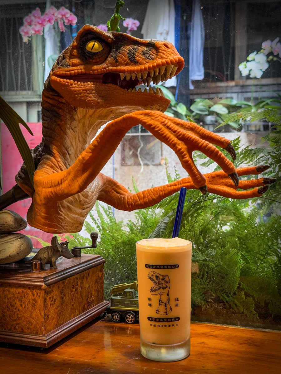 【龍百貨】台南中西區人氣早午餐美食推薦，五大主題餐點營養滿分！獨家恐龍烙印與週邊商品
