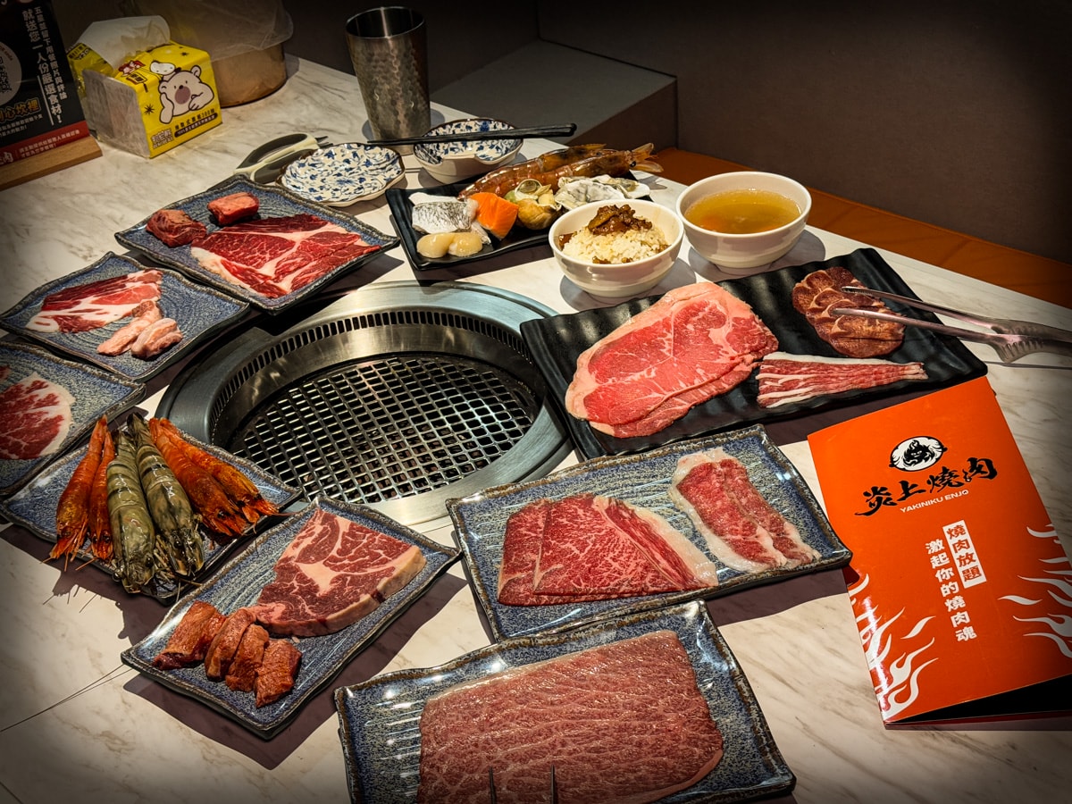 【炎上燒肉】板橋江子翠人氣燒肉吃到飽推薦，高達8種秘製沾醬，平日最低698元起即享生啤酒暢飲，和牛、生蠔、生食級干貝任你挑選！江子翠美食推薦