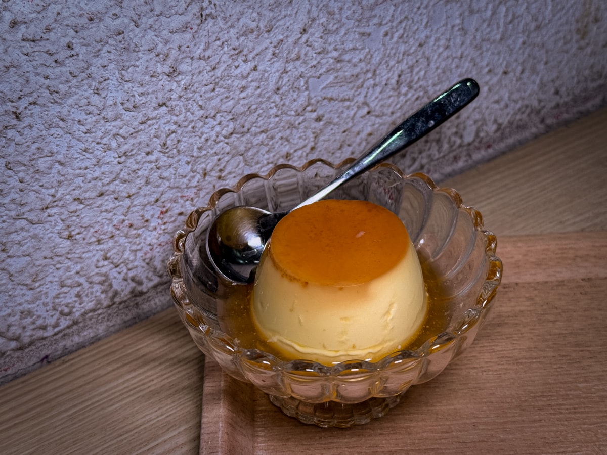 【滿溢本舖】高雄必吃人氣甜點推薦，代代相傳50年的手作豆花甜品冰品專賣店，20多種配料多元搭配！