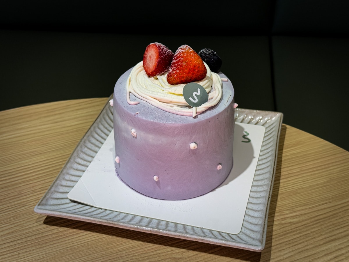 【FOUR U Coffee】高雄巨蛋咖啡廳美食推薦，必吃四吋蛋糕與特色輕食，漢神巨蛋附近最質感的美食餐廳！