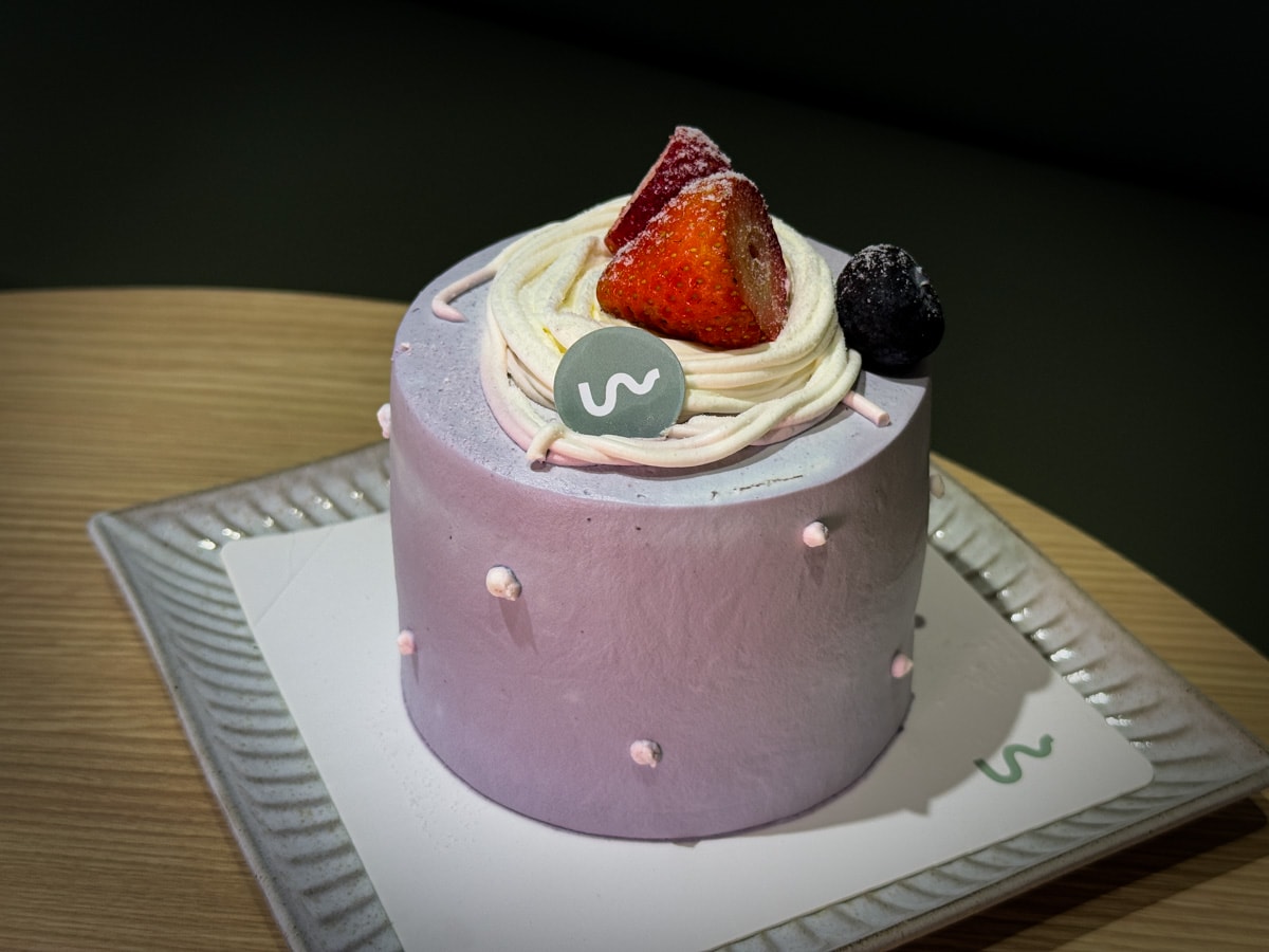 【FOUR U Coffee】高雄巨蛋咖啡廳美食推薦，必吃四吋蛋糕與特色輕食，漢神巨蛋附近最質感的美食餐廳！
