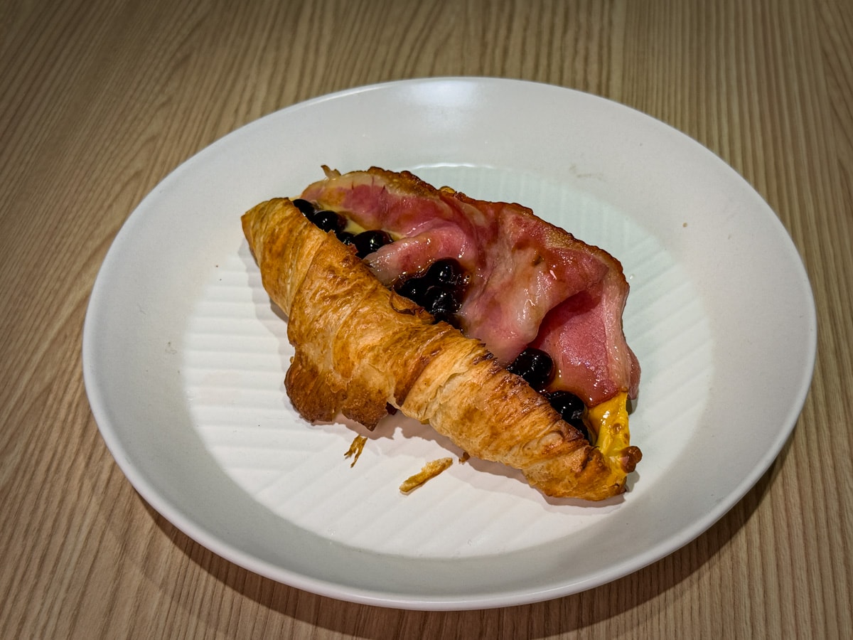 【FOUR U Coffee】高雄巨蛋咖啡廳美食推薦，必吃四吋蛋糕與特色輕食，漢神巨蛋附近最質感的美食餐廳！