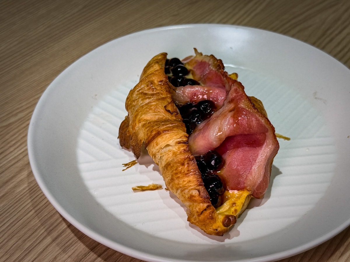 【FOUR U Coffee】高雄巨蛋咖啡廳美食推薦，必吃四吋蛋糕與特色輕食，漢神巨蛋附近最質感的美食餐廳！